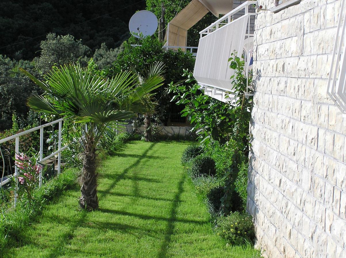 Apartments Villa Adria ラバック エクステリア 写真