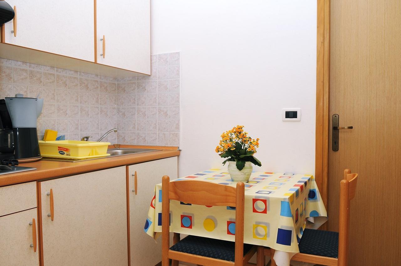 Apartments Villa Adria ラバック エクステリア 写真