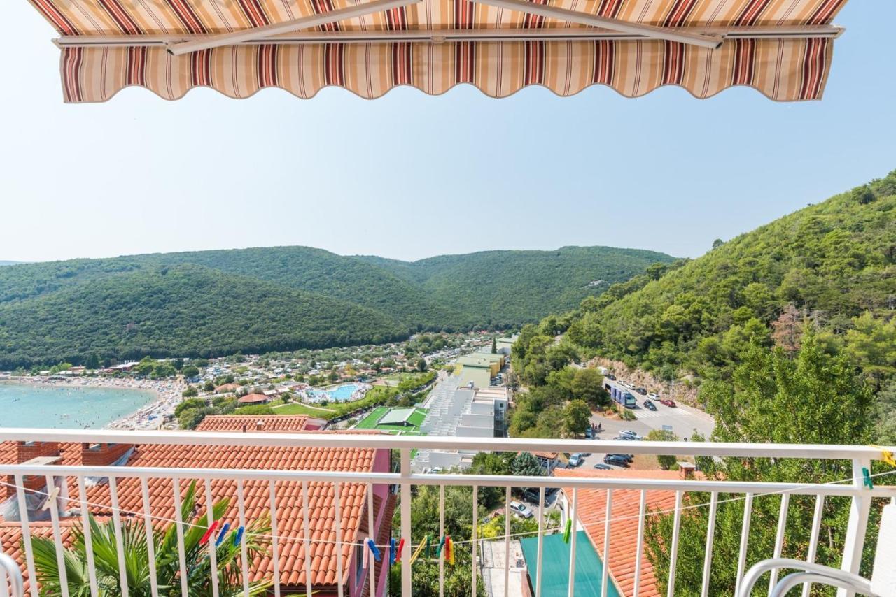 Apartments Villa Adria ラバック エクステリア 写真