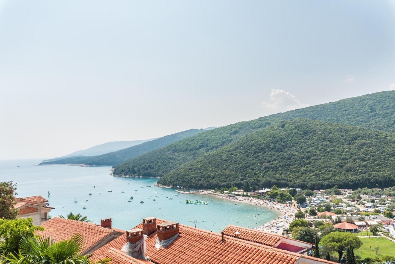 Apartments Villa Adria ラバック エクステリア 写真